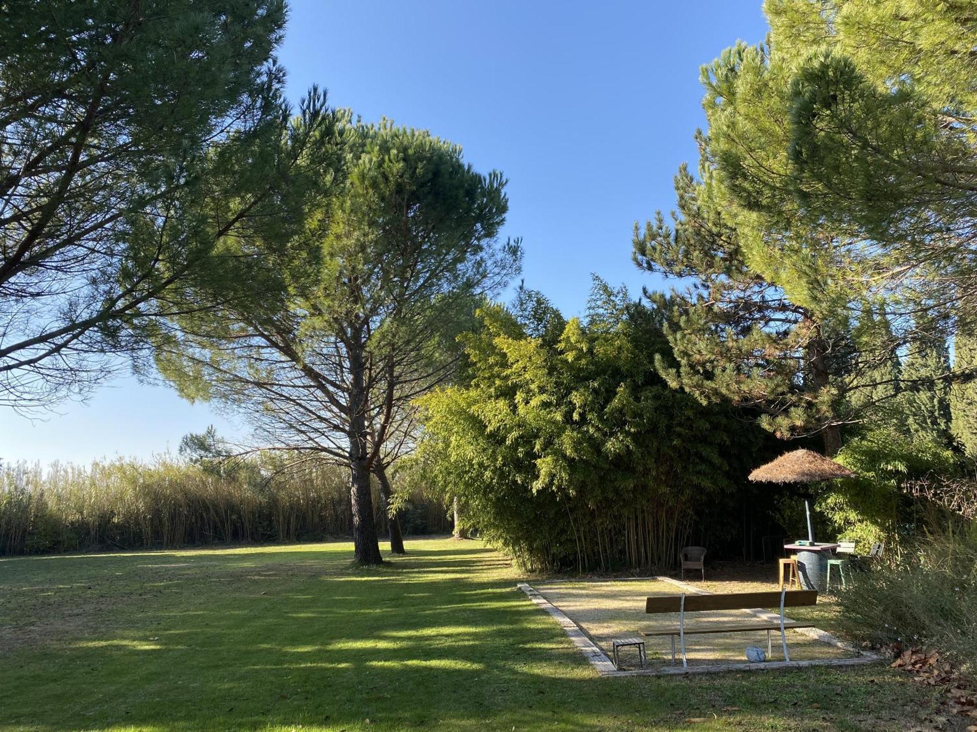Mas La Pauline Gites De Charme & Roulotte Saint-Rémy-de-Provence Exteriör bild